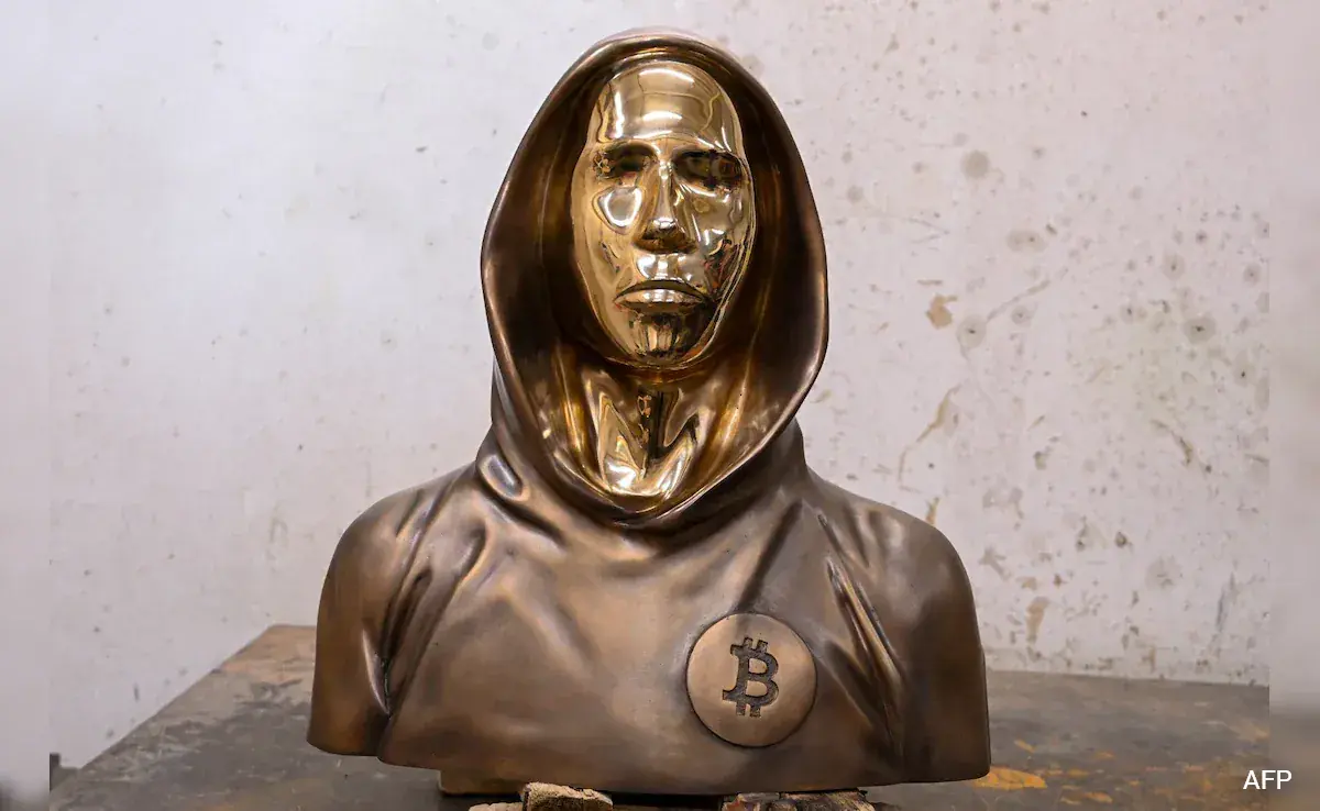 रिपोर्ट में दावा किया गया है कि बिटकॉइन का रहस्यमयी संस्थापक ब्रिटेन का उद्यमी है। वह इससे इनकार करता है