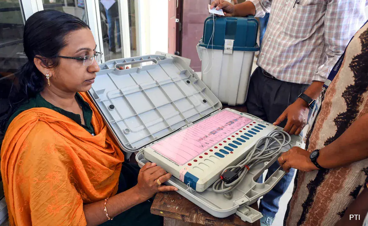 केरल विधानसभा चुनाव 2026: प्रमुख सीटों पर एलडीएफ, यूडीएफ और भाजपा के बीच त्रिकोणीय मुकाबला