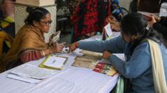 पश्चिम बंगाल की वोटर लिस्ट से क़रीब 91 लाख नाम हटाए गए, इसका क्या है मतलब