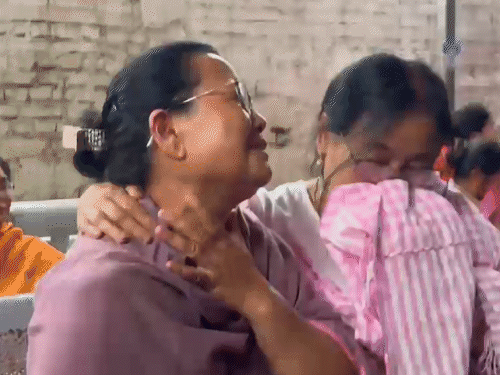 मणिपुर हिंसा-घायल मां से 3 दिन बच्चों की मौत छिपाई:अस्पताल में अखबार से सच पता चला; बम हमले में 2 बच्चों की मौत हुई थी