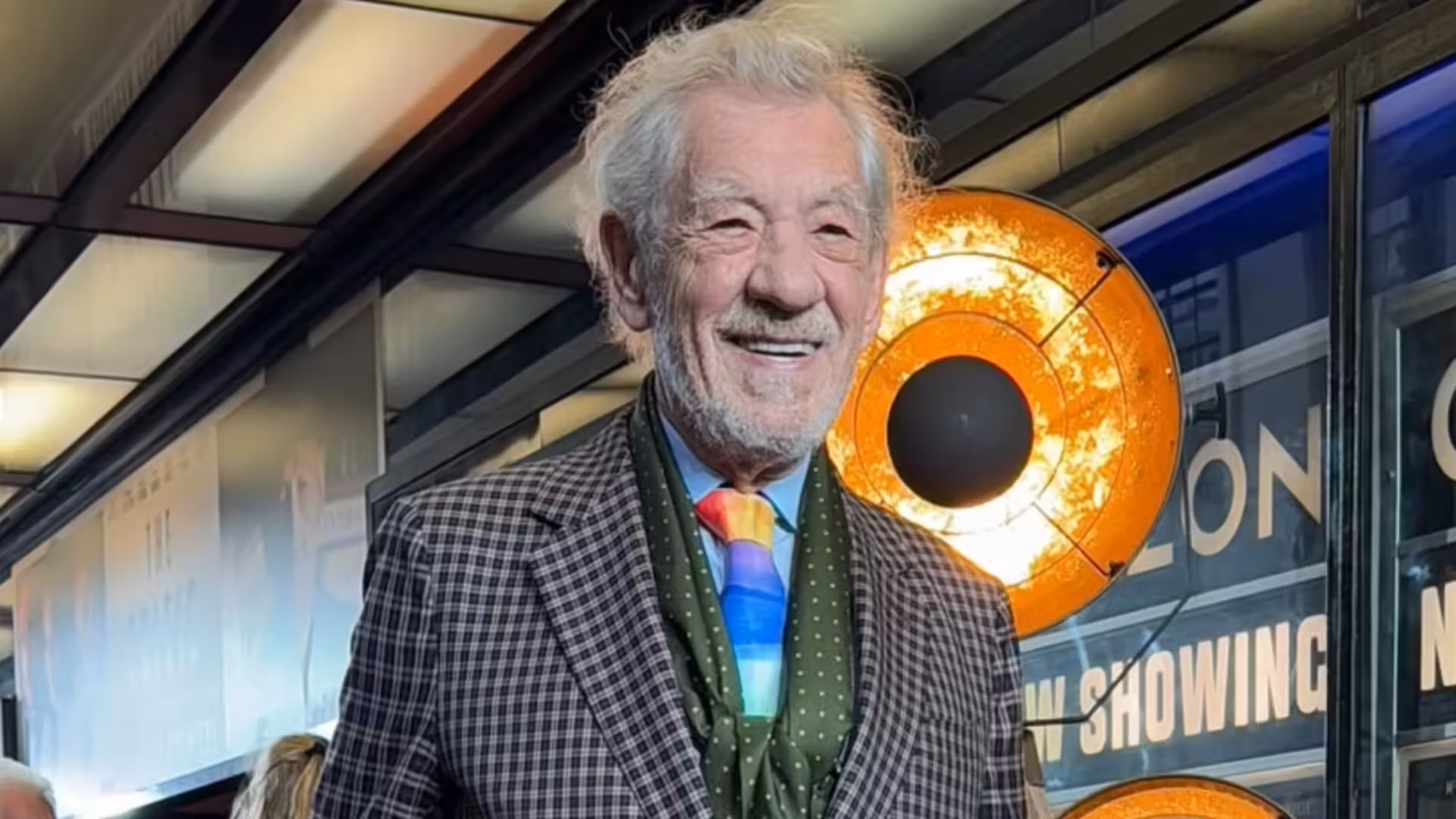 इयान मैककेलेन का कहना है कि उन्हें जॉनी डेप से 'प्यार हो गया'