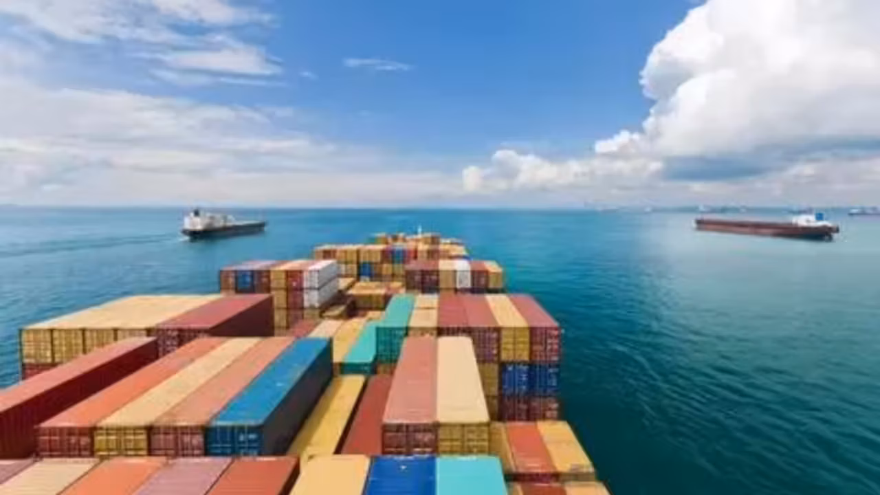 मध्य पूर्व संकट: सरकार ने निर्यातकों के साथ शिपिंग, पैकेजिंग मुद्दों की समीक्षा की; राहत उपायों पर चर्चा