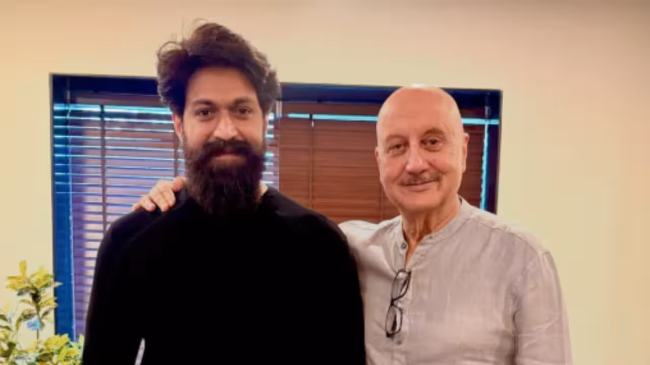 'टॉक्सिक' रिलीज के बीच अनुपम खेर ने यश की 'केजीएफ' और 'रॉकी' की यात्रा की प्रशंसा की