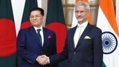 क्या आपसी मनमुटाव ख़त्म कर एक-दूसरे के क़रीब आ सकेंगे भारत और बांग्लादेश?