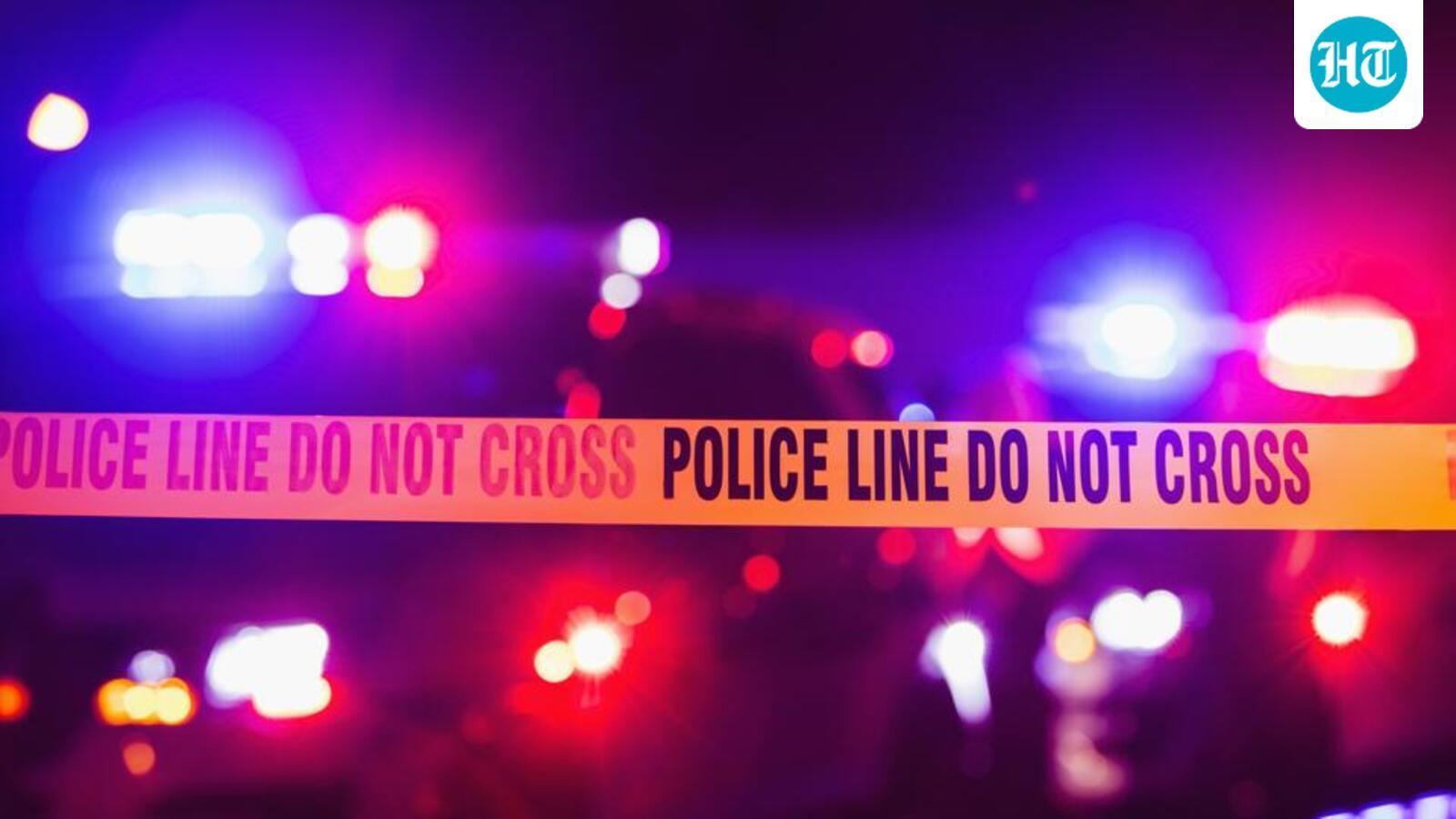 सेवानिवृत्त अधिकारी ने पत्नी की चाकू मारकर हत्या कर दी, सोना बेटी को सौंप दिया और आत्मसमर्पण कर दिया